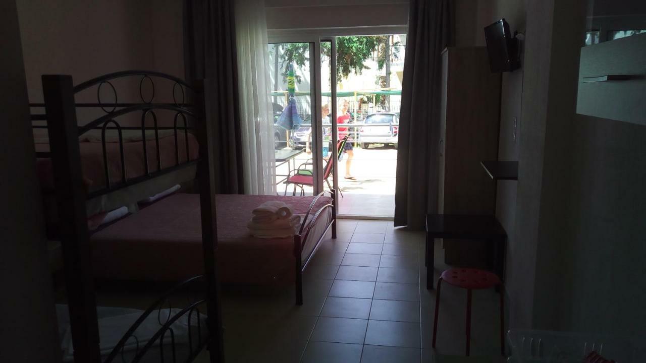 Persefoni Rooms Apartments & Mezonetes Toroni Exterior foto